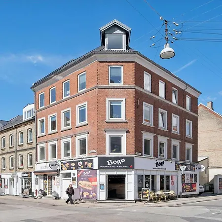 Modern In With Views Appartement
