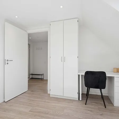 Modern In With Views *